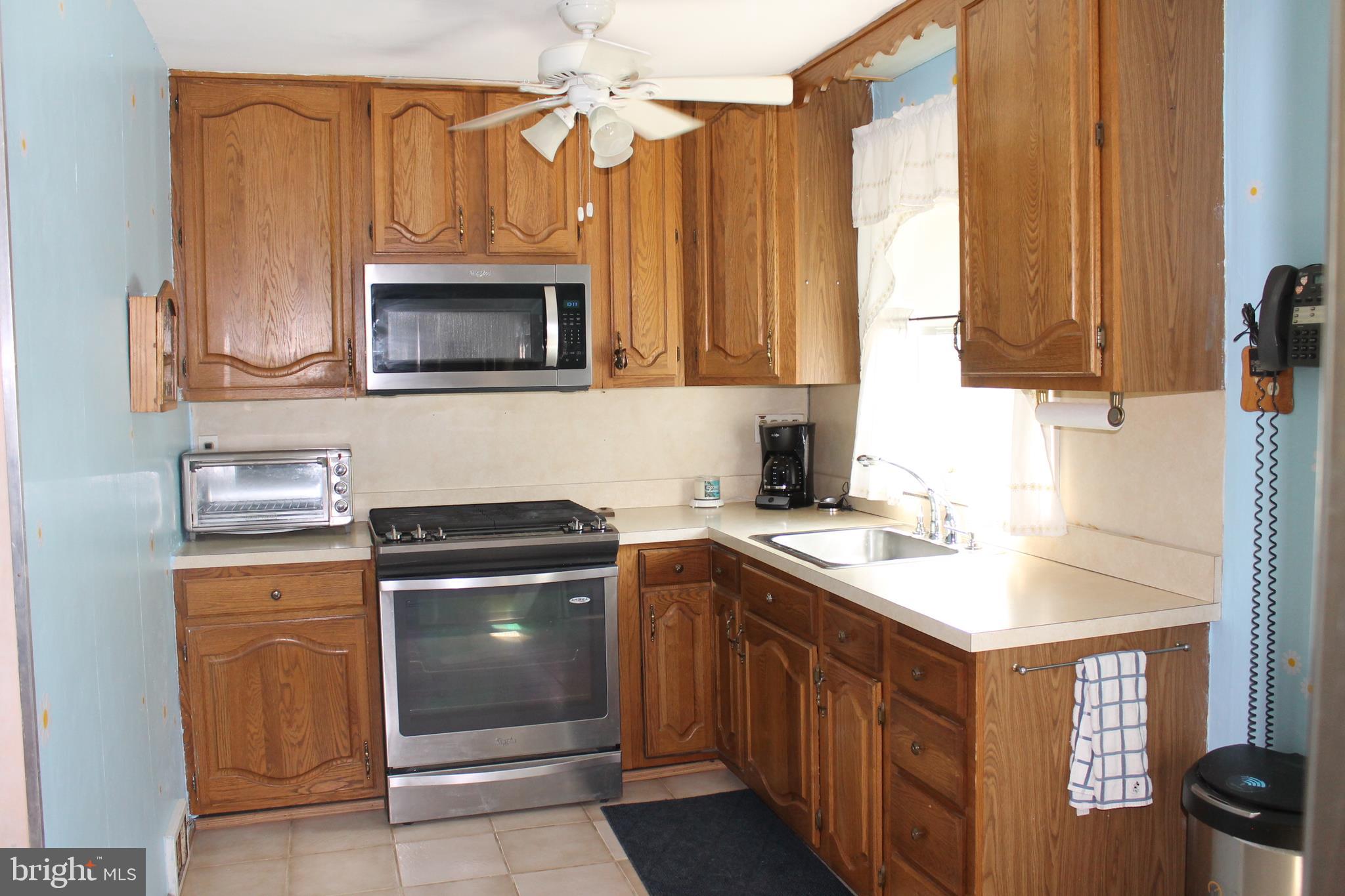 9914 Medway Road Philadelphia, PA 19115 - Photo 8 of 27 Kitchen