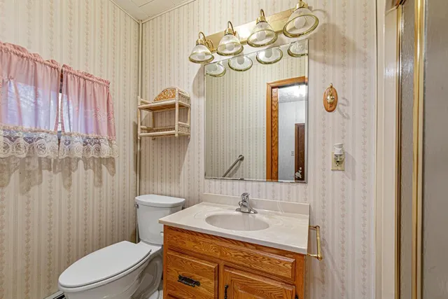 $169,000 | 303 1st Street Northwest, New Richland, MN 56072