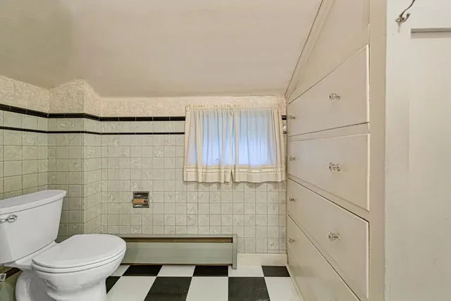 $169,000 | 303 1st Street Northwest, New Richland, MN 56072