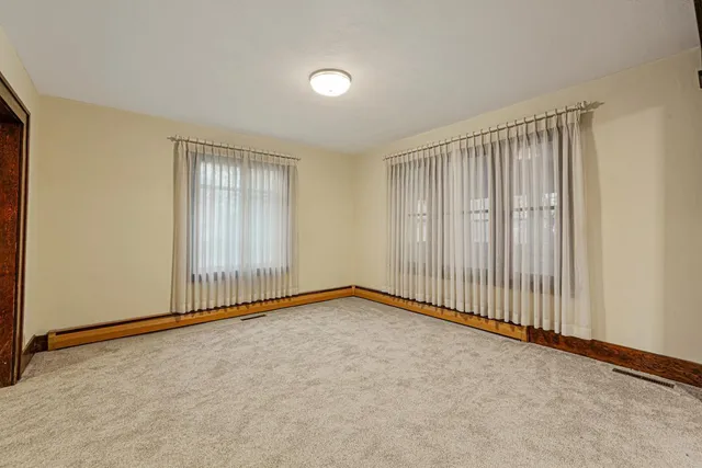 $169,000 | 303 1st Street Northwest, New Richland, MN 56072