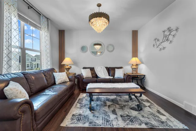 $755,000 | 432 Tawny Elm Parkway, Verona, WI 53593