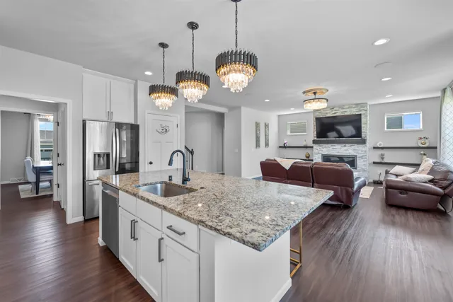 $755,000 | 432 Tawny Elm Parkway, Verona, WI 53593