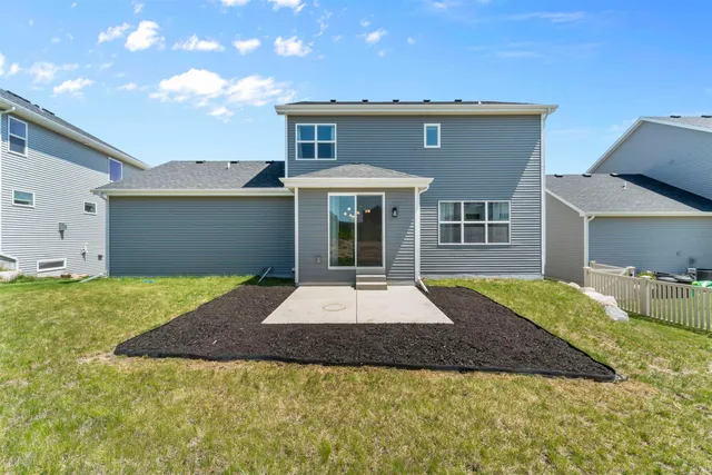 $755,000 | 432 Tawny Elm Parkway, Verona, WI 53593