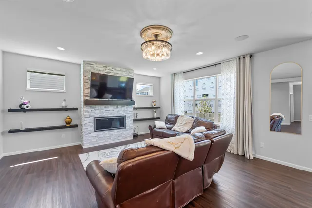 $755,000 | 432 Tawny Elm Parkway, Verona, WI 53593