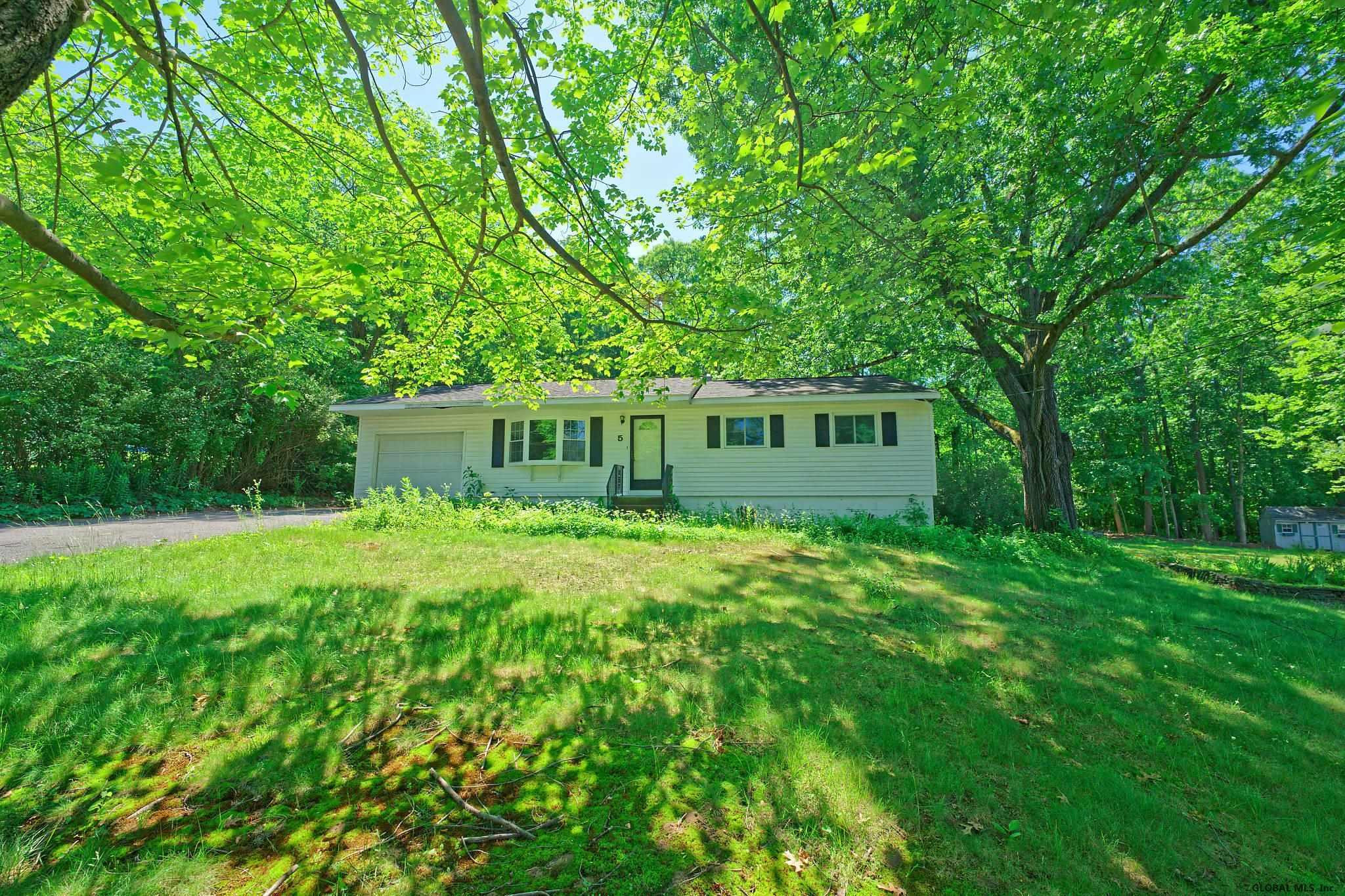 5 Dahlem Boulevard Colonie, NY 12309 - Photo 1 of 44 Photo 1