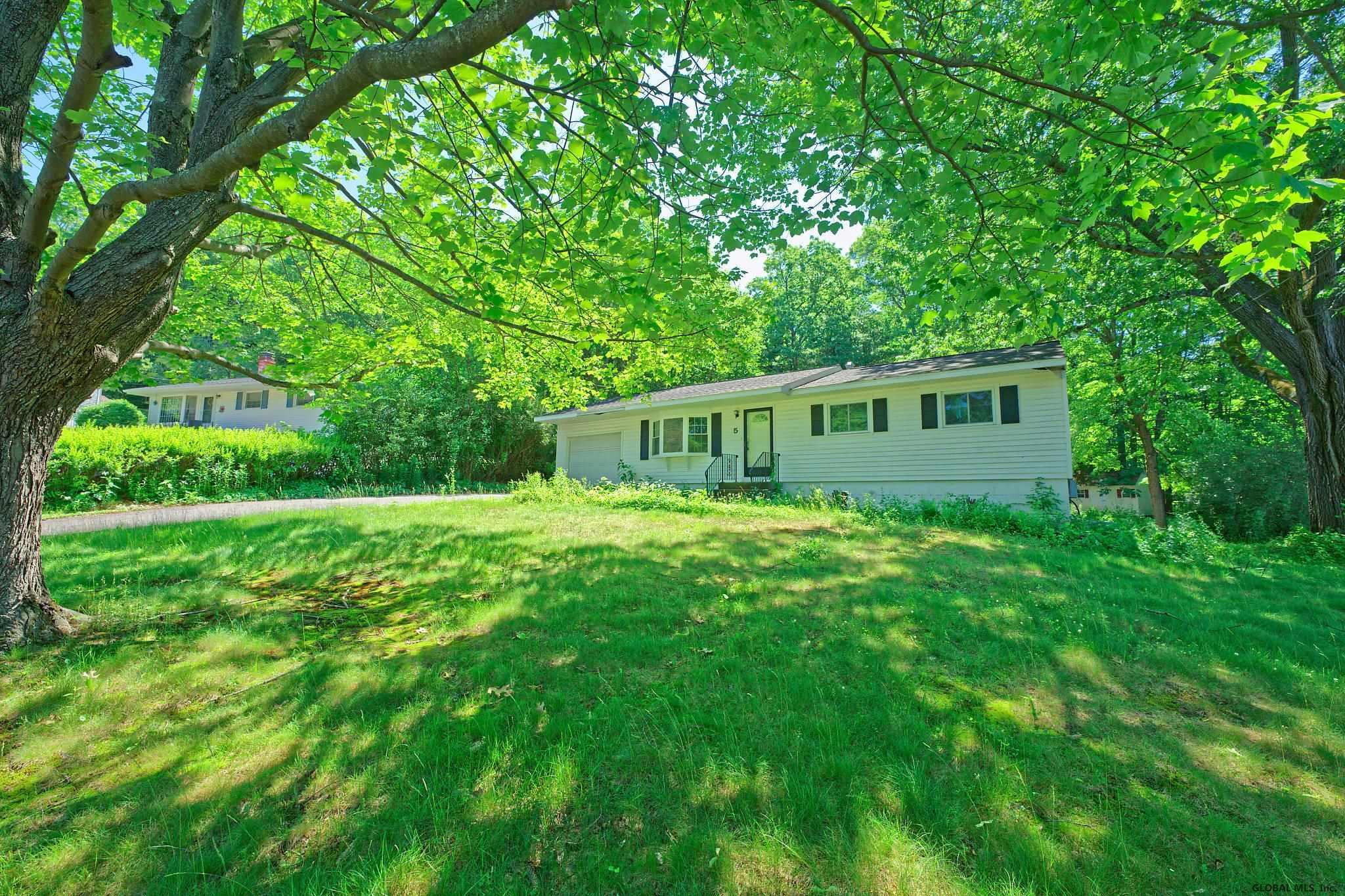 5 Dahlem Boulevard Colonie, NY 12309 - Photo 2 of 44 Photo 2