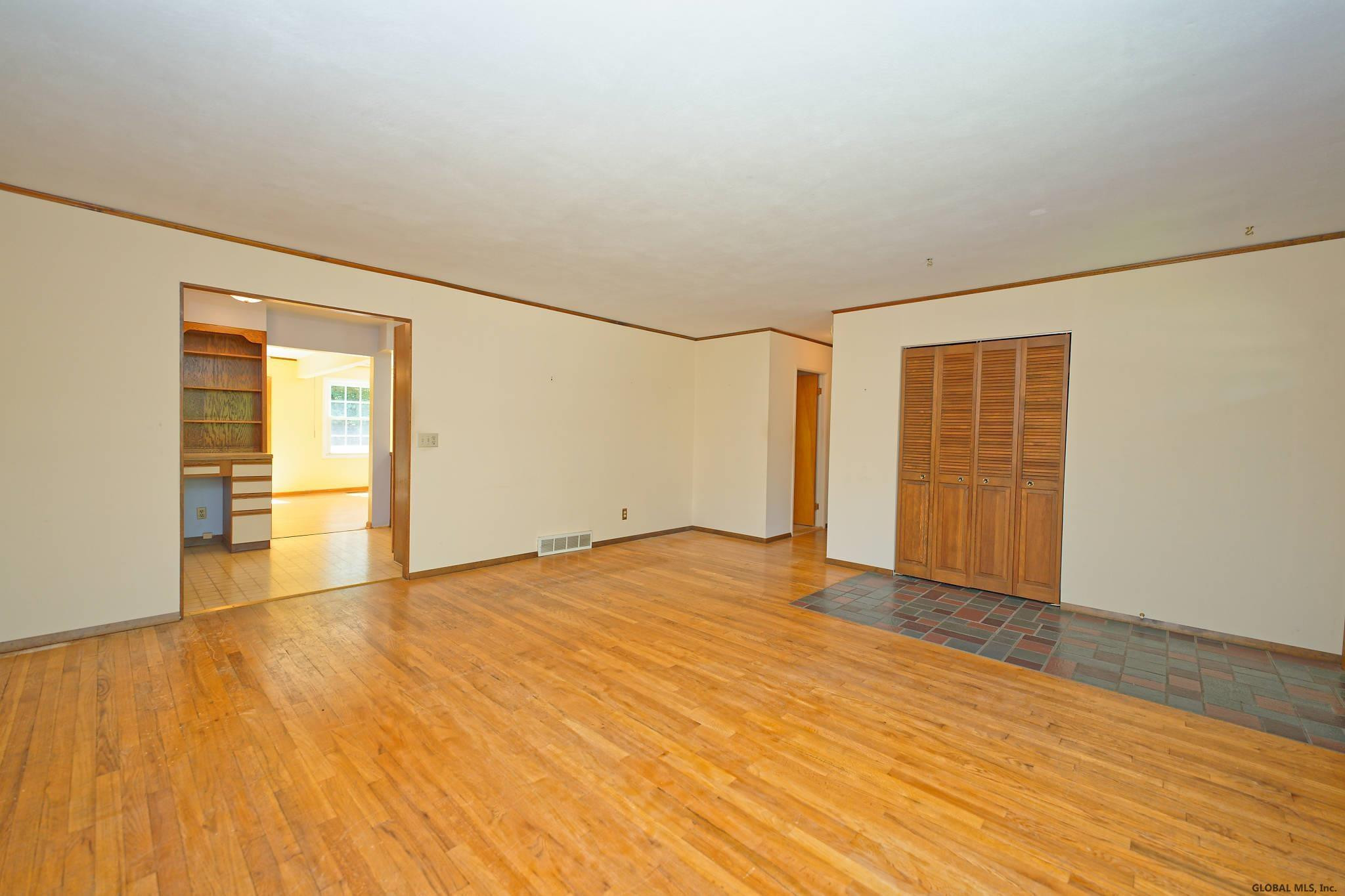 5 Dahlem Boulevard Colonie, NY 12309 - Photo 7 of 44 Photo 7