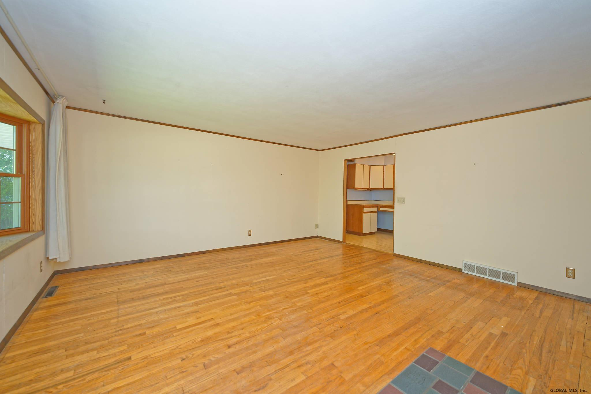 5 Dahlem Boulevard Colonie, NY 12309 - Photo 8 of 44 Photo 8