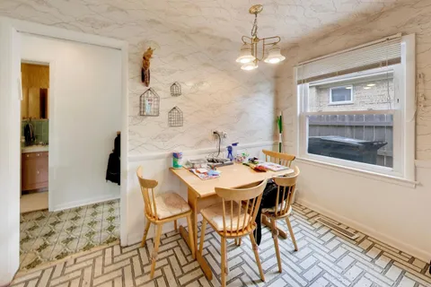$424,900 | 4050 Church Street, Skokie, IL 60076