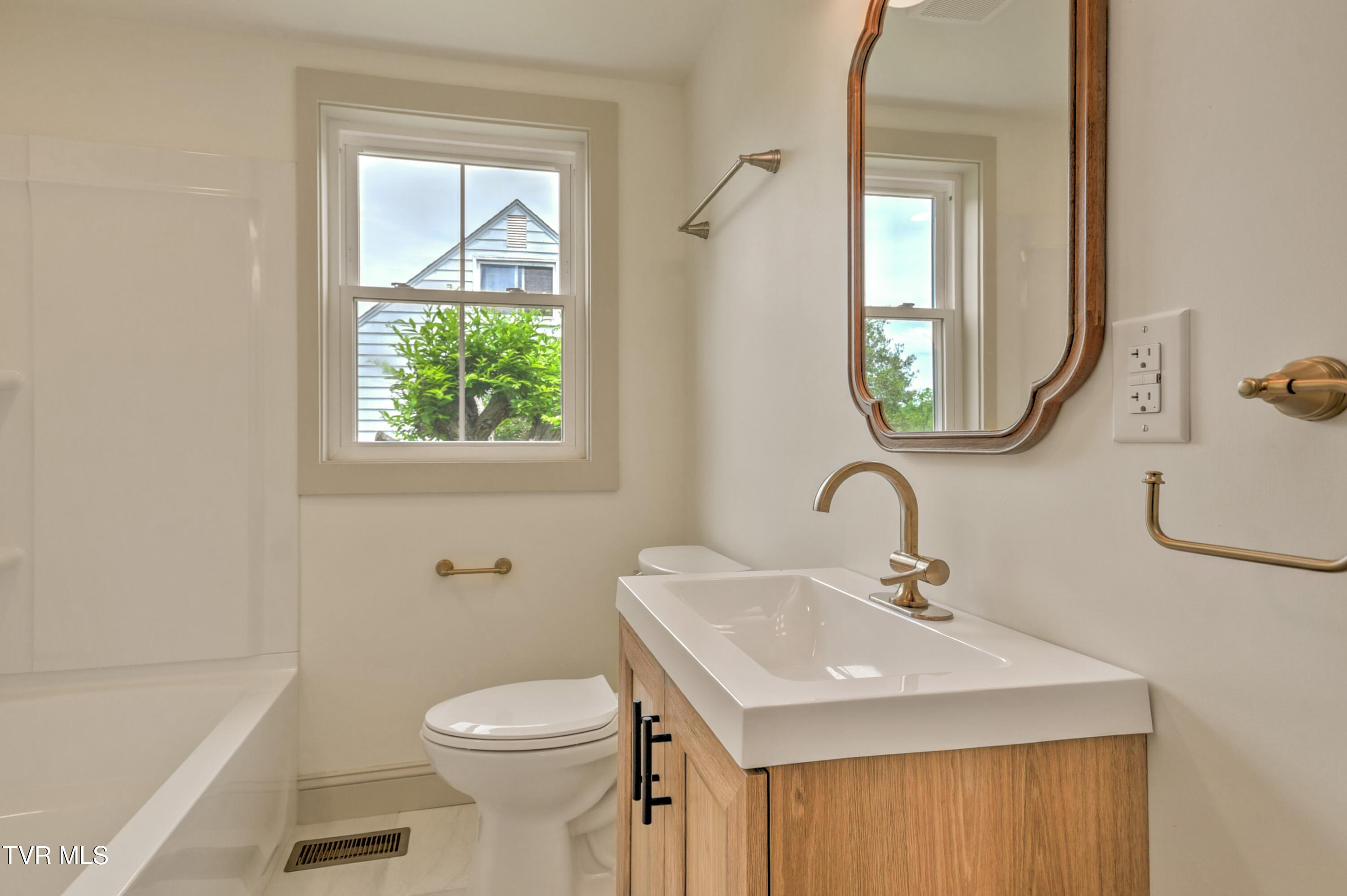268 Cherokee Road Bristol, VA 24201 - Photo 23 of 43 2678 Cherokee DB-26