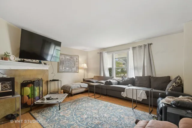 $410,000 | 1750 West Thomas Street, Arlington Heights, IL 60004