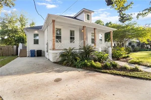 $3,300 | 1618 Charlton Drive, New Orleans, LA 70122