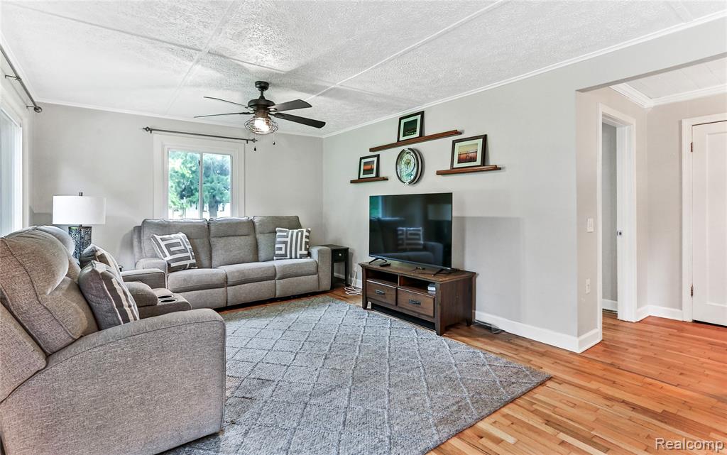15890 Brook Road Lansing, MI 48906 - Photo 4 of 21