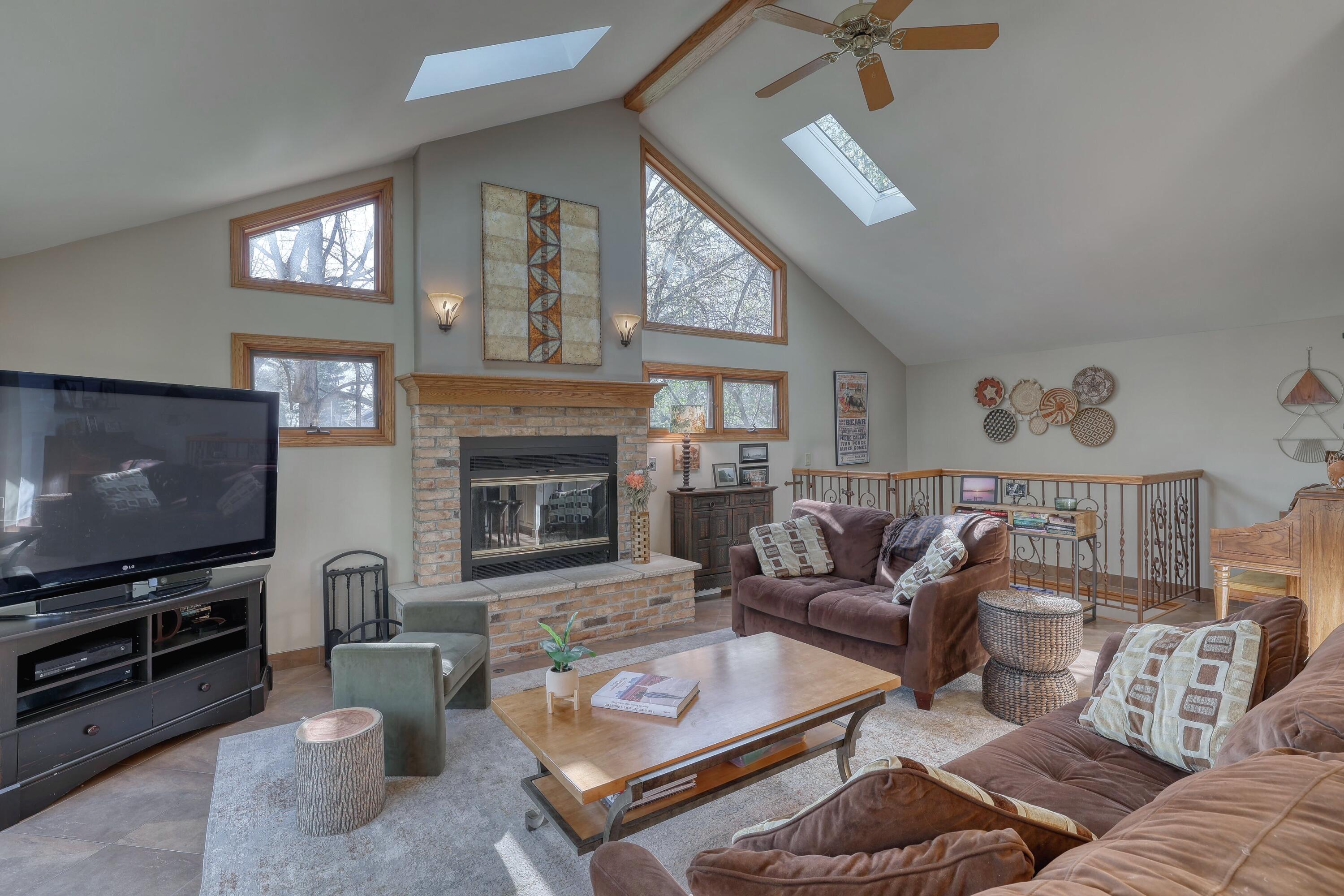 W347N6022 Rd I Oconomowoc, WI 53066 - Photo 11 of 45 1