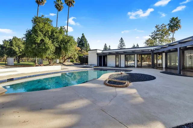 a picture of floor plan