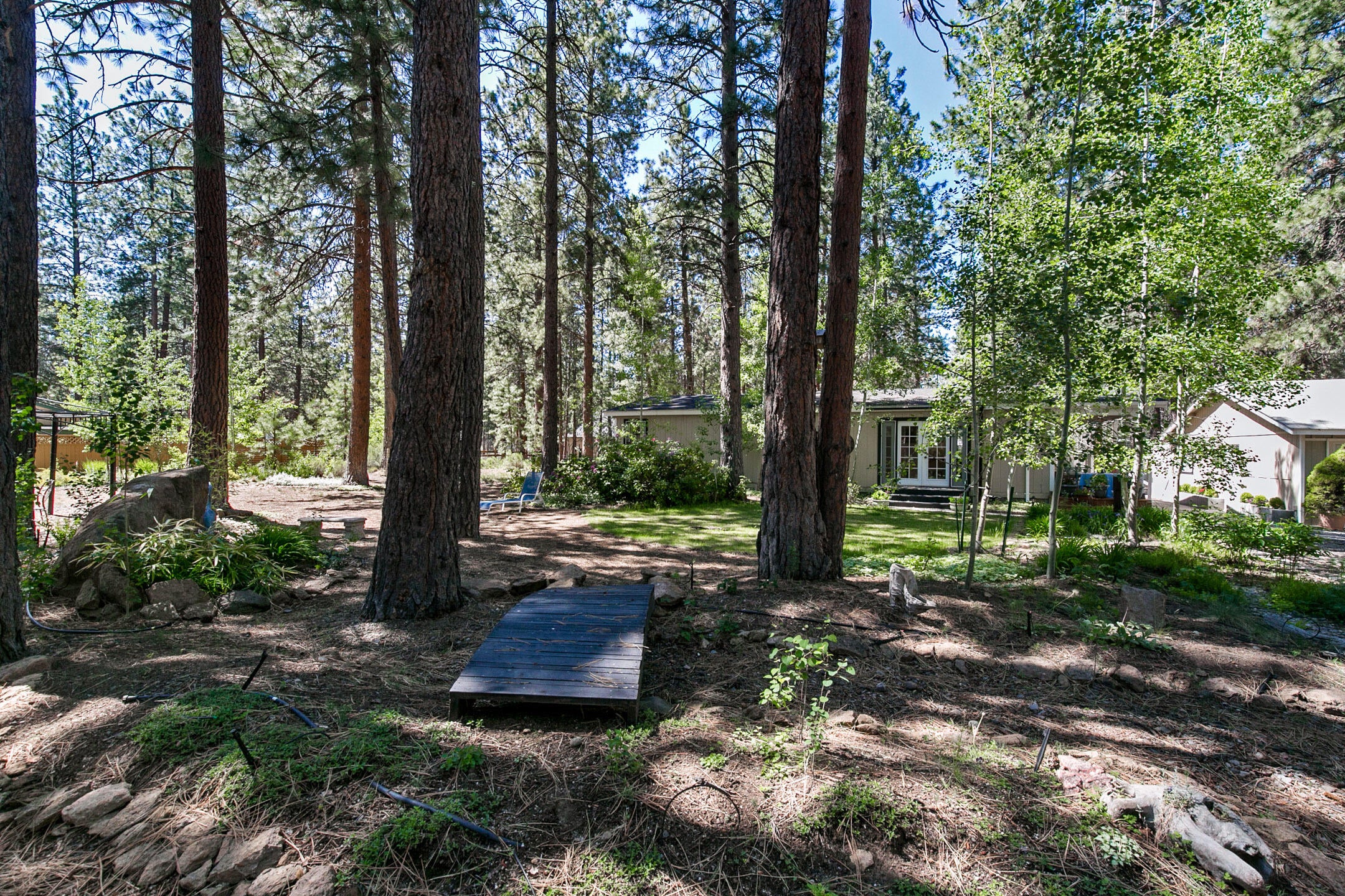 19270 Apache Road Bend, OR 97702 - Photo 22 of 31 21