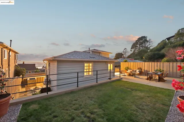 $1,375,000 | 19 Highland Boulevard, Kensington, CA 94707