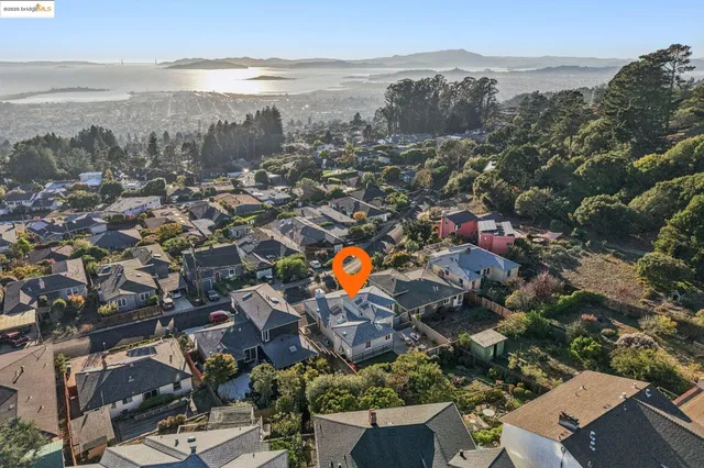$1,375,000 | 19 Highland Boulevard, Kensington, CA 94707