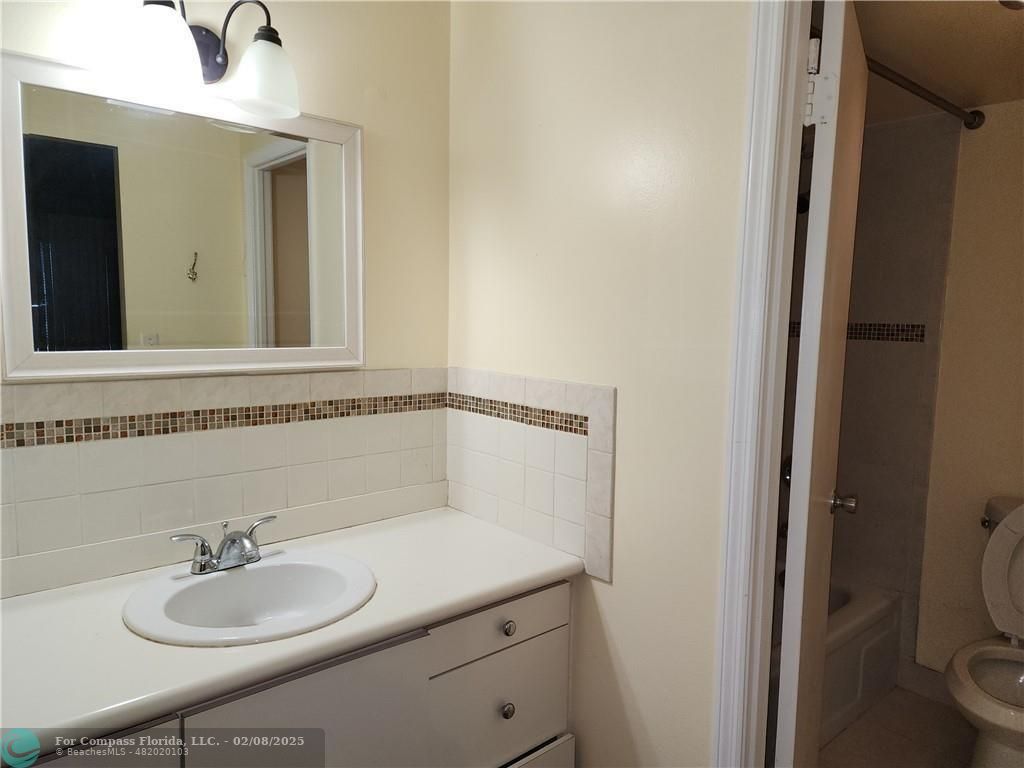 7001 Environ Boulevard, Unit 604 Lauderhill, FL 33319 - Photo 6 of 9