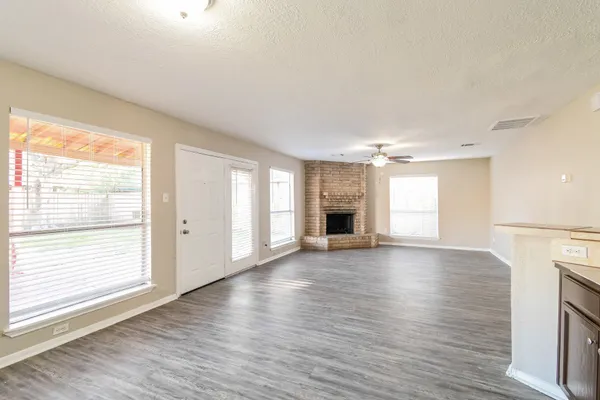 $1,830 | 15915 Vista Del Mar Drive, Houston, TX 77083