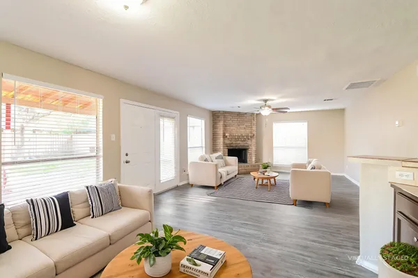 $1,830 | 15915 Vista Del Mar Drive, Houston, TX 77083