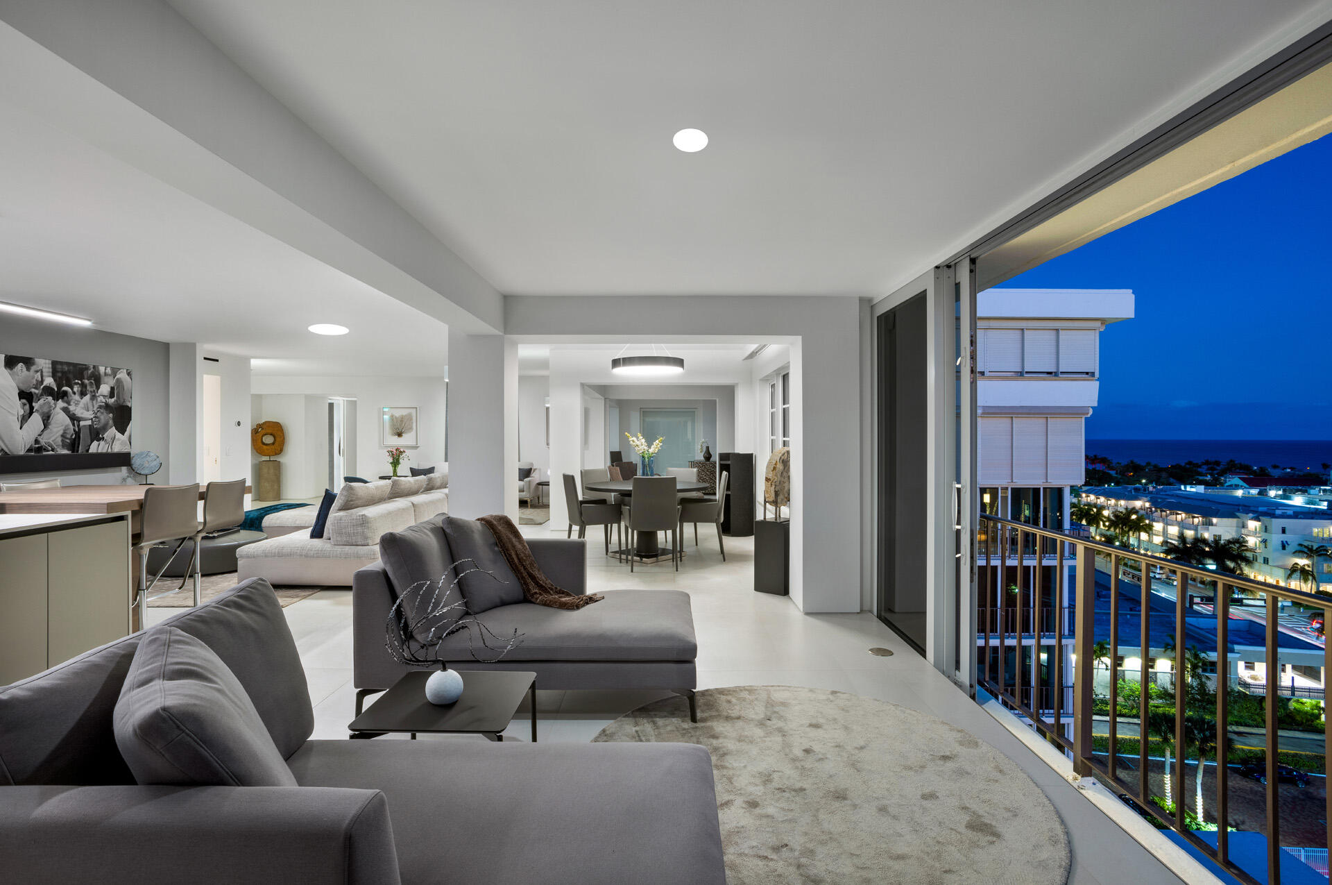 50 E Road, Unit 11G Delray Beach, FL 33483 - Photo 13 of 32 HALLWAY_DETAIL_VIEW