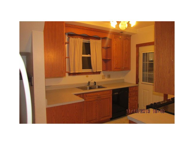 246 Beverly Road Mt. Lebanon, PA 15216 - Photo 3 of 7 Kitchen.