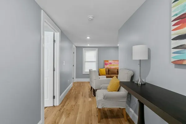 $3,000 | 382 Spring Street, Unit 1, Newport, RI 02840