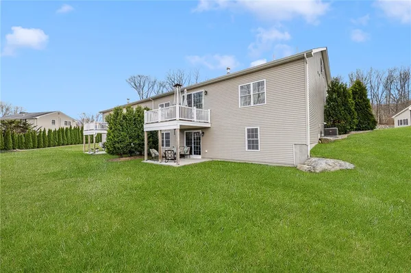 $689,900 | 3 Garden Vista Drive, Unit 3, Cranston, RI 02920