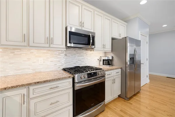 $689,900 | 3 Garden Vista Drive, Unit 3, Cranston, RI 02920