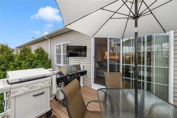 $689,900 | 3 Garden Vista Drive, Unit 3, Cranston, RI 02920