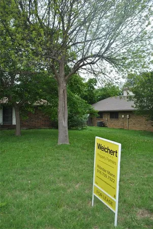$2,395 | 1902 Aspen Drive, Lewisville, TX 75077