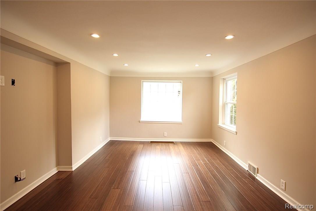 931 West 3rd Street Rochester, MI 48307 - Photo 37 of 62 Great room with new recessed lighting and niche for flat screen TV