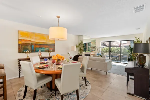 $2,500 | 150 Willow Lake Drive, Palm Desert, CA 92260