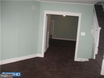 4065 West Ford Road Philadelphia, PA 19131 - Photo 4 of 12 Living Room