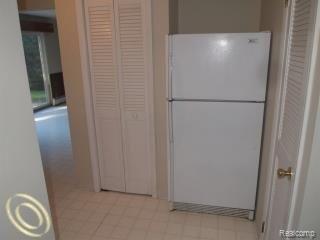 197 Ruppert Street Commerce Township, MI 48382 - Photo 12 of 24 Kitchen.jpg