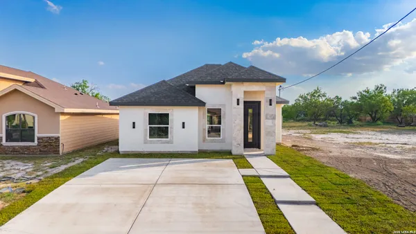 $245,000 | 42 Dub Drive, Eagle Pass, TX 78852