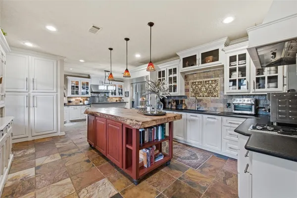 $1,250,000 | 1395 Ford Avenue, Dayton, TX 77535