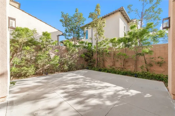$6,400 | 111 Winnett, Irvine, CA 92602