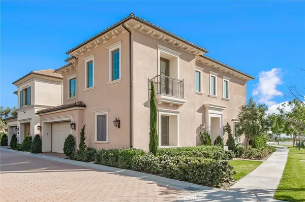 $6,400 | 111 Winnett, Irvine, CA 92602