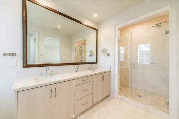 $6,400 | 111 Winnett, Irvine, CA 92602