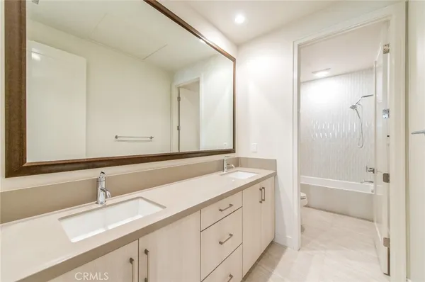 $6,400 | 111 Winnett, Irvine, CA 92602