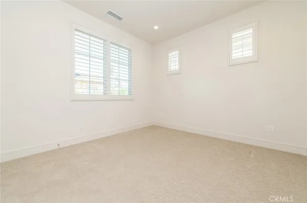 $6,400 | 111 Winnett, Irvine, CA 92602