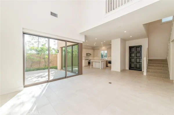 $6,400 | 111 Winnett, Irvine, CA 92602