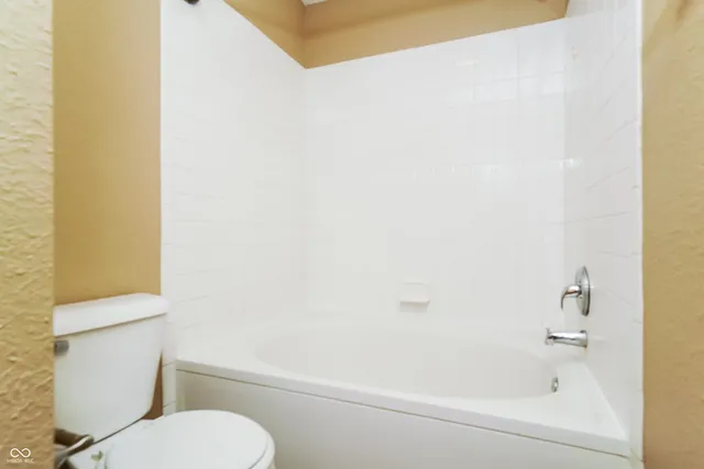 $1,515 | 1235 Porchester Lane, Greenwood, IN 46143