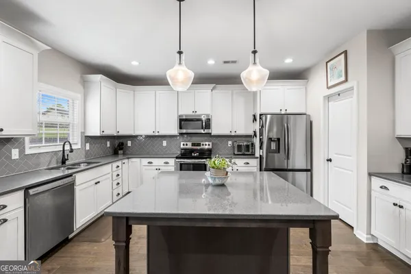 $414,000 | 413 Shoshone Circle, Kathleen, GA 31047