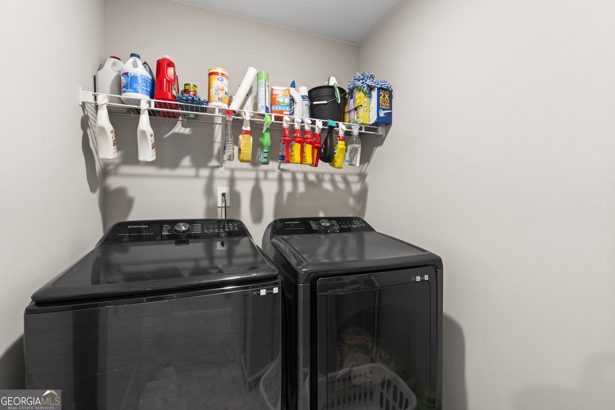 413 Shoshone Circle Kathleen, GA 31047 - Photo 25 of 42 a utility room with dryer and washer