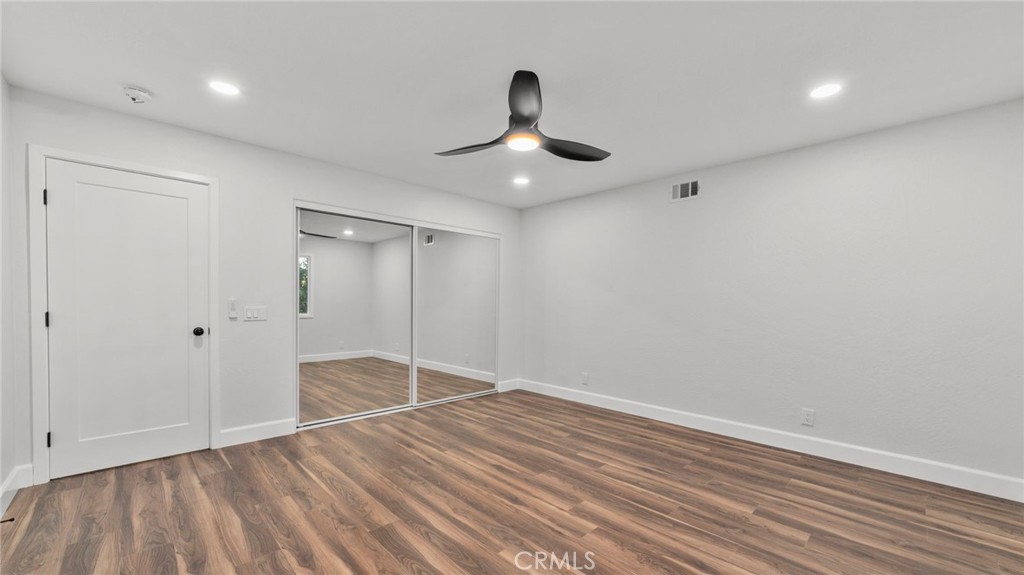 1726 Kings Road Vista, CA 92084 - Photo 21 of 66 Spacious Downstairs bedroom #1