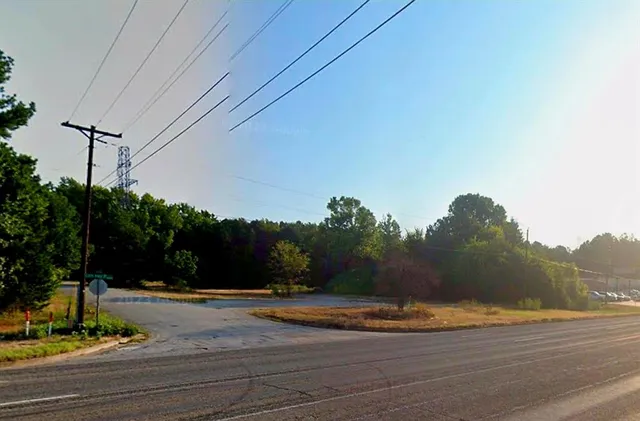 a view of a houses with a yard
