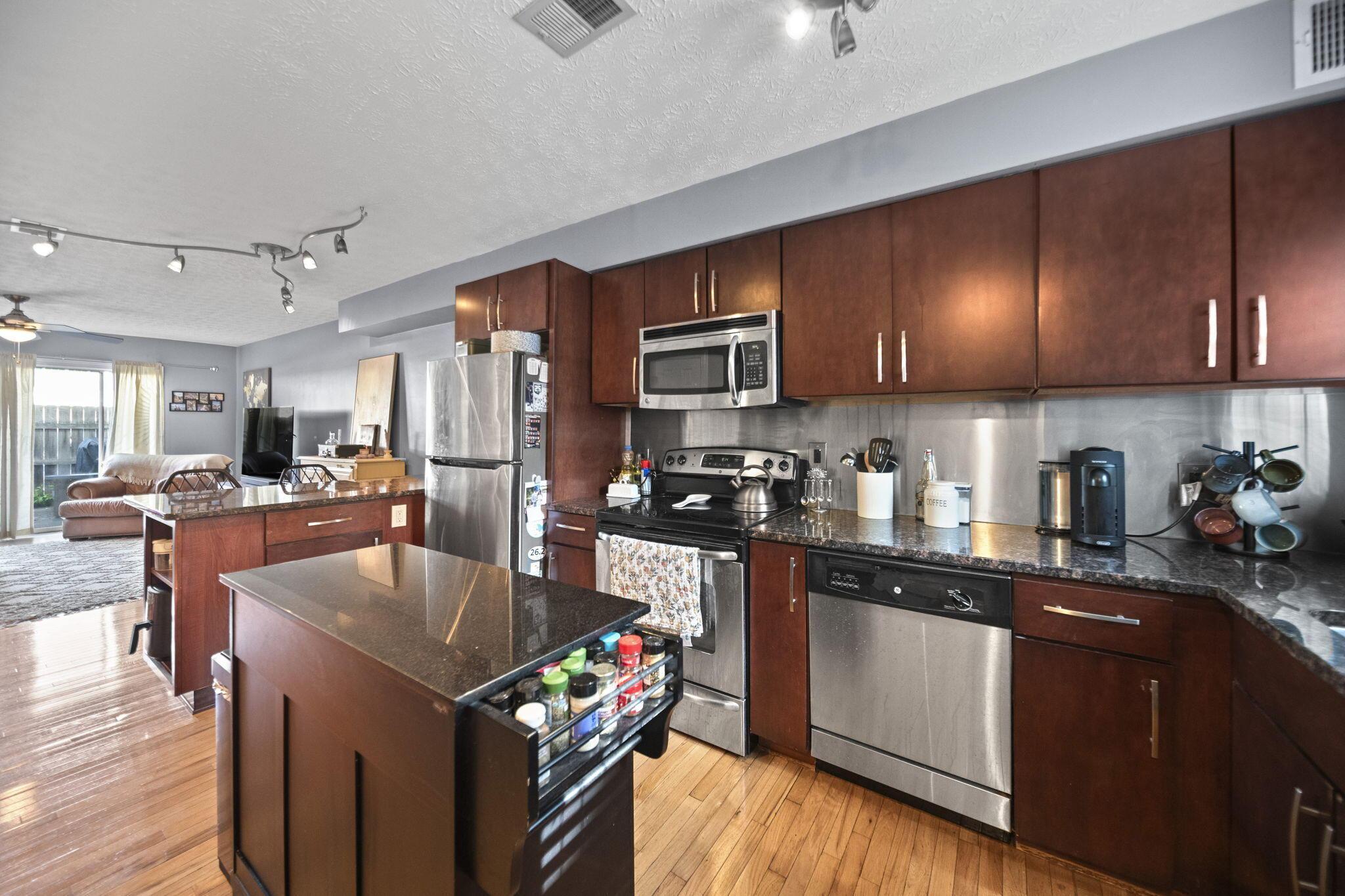835 McClain Road Columbus, OH 43212 - Photo 7 of 30 10-web-or-mls-DSC00248
